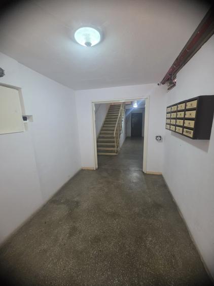 Apartament cu 3 camere decomandat în Colentina