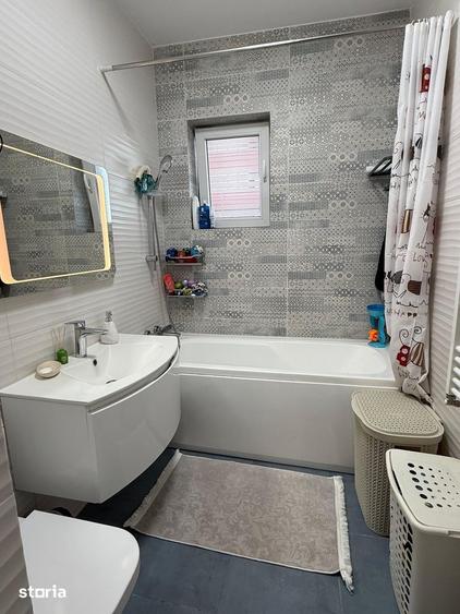 Apartament cu 3 camere decomandat, mobilat în Apărătorii Patriei