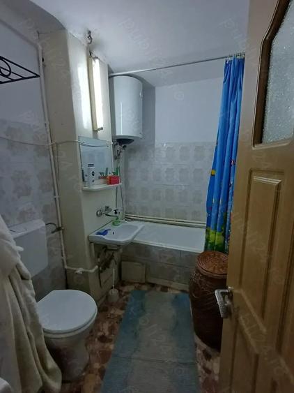 Apartament cu 3 camere decomandat în Tineretului