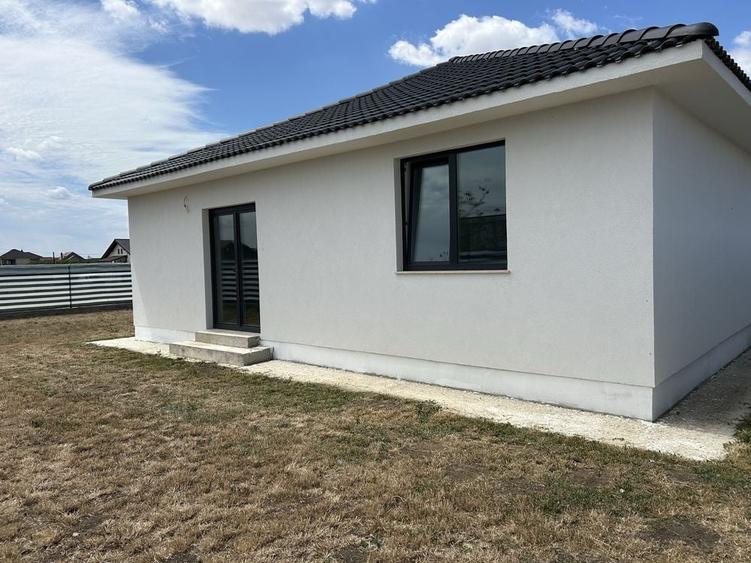 Casă cu 4 camere în Sântandrei