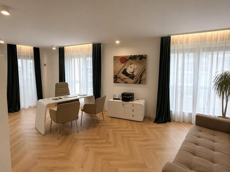 Penthouse cu 5 camere semidecomandat în Herăstrău