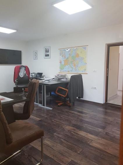 Casă cu 4 camere în Central