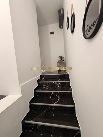 Casă individuală cu 3 camere cu Canalizare în Est