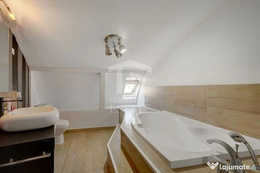 Casă cu 7 camere cu Teren 185 Mp în Central