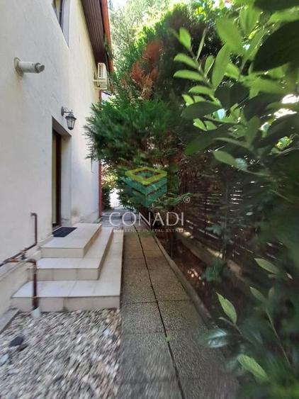 Casă individuală cu 5 camere cu Teren 370 Mp în Băneasa