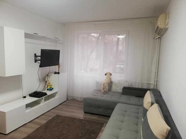 Apartament cu 4 camere decomandat în Cotroceni