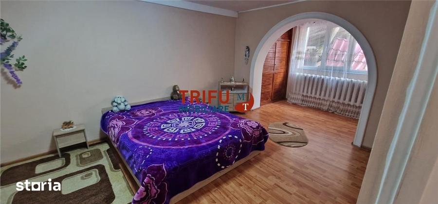 Casă cu 6 camere cu Teren 196 Mp în Central