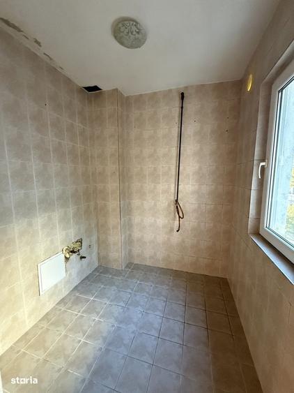 Apartament 3 camere, etaj 2, semidecomandat - Piata Doina - 5