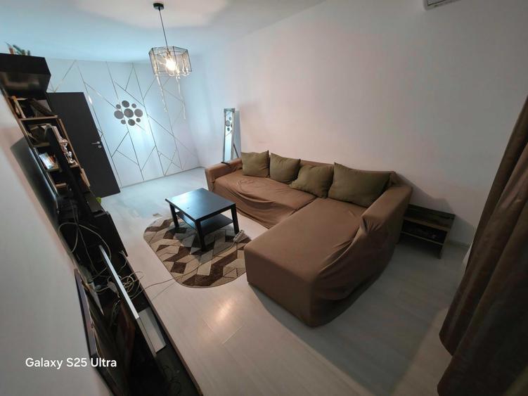 Apartament cu 3 camere decomandat în Metalurgiei
