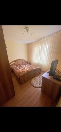Apartament cu 3 camere decomandat în Teiul Doamnei