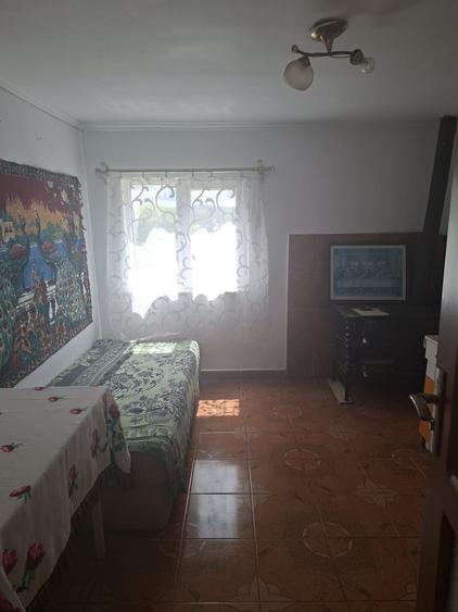 Casă cu 4 camere cu Teren 3300 Mp în Lugașu de Sus