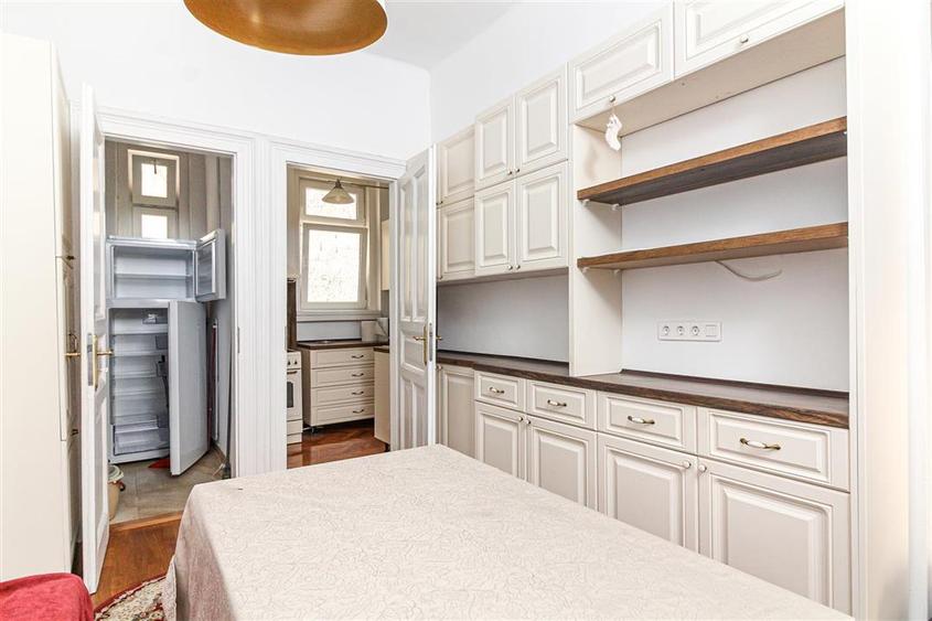 Locuieste in Centrul Vechi: Apartament 87mp, Piata Muzeului - 9