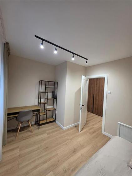 Apartament cu 3 camere decomandat în Podu Roș