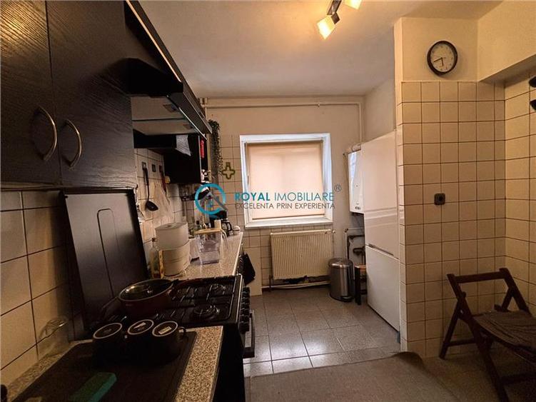 Apartament cu 4 camere decomandat, mobilat în Mărășești
