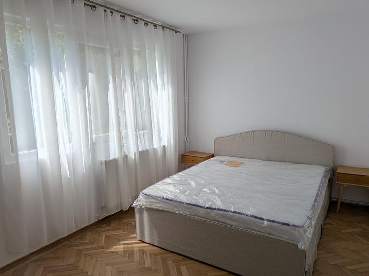 Apartament cu 3 camere semidecomandat în Take Ionescu