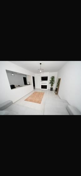 Apartament cu 2 camere decomandat în Micro 17