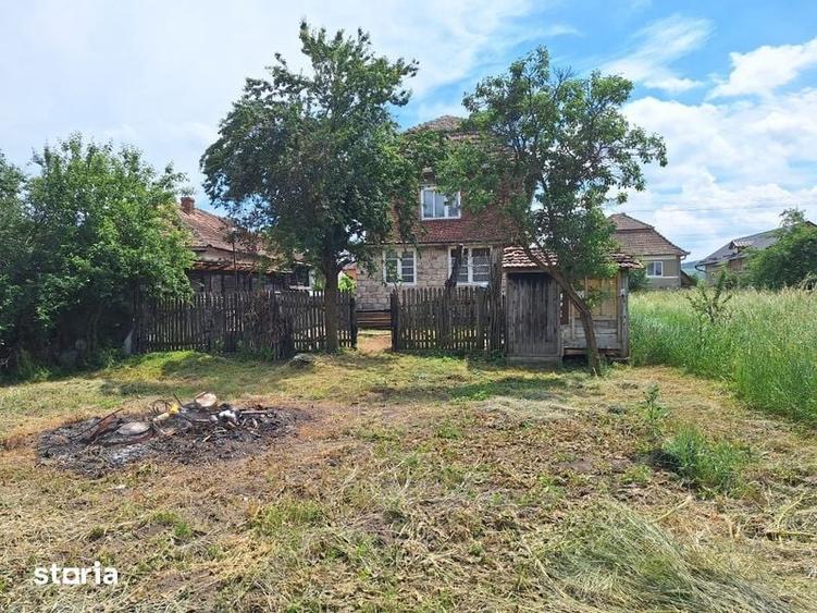 Casă cu 4 camere cu Teren 130 Mp în Central