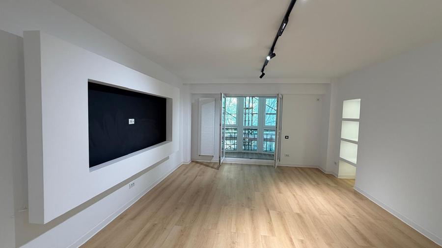Apartament cu 3 camere decomandat în Unirii