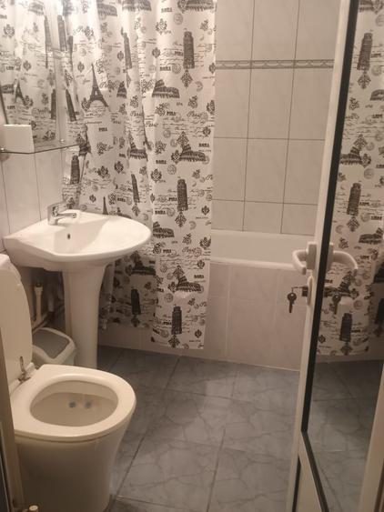 Apartament cu 2 camere decomandat în Vărsătura