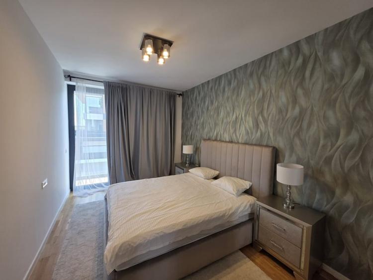 Apartament cu 4 camere decomandat în Băneasa