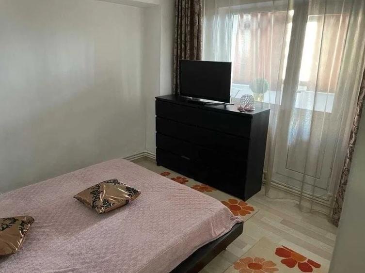 Apartament cu 3 camere decomandat, mobilat în Nicolina