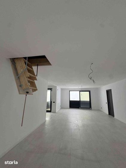 Casă cu 5 camere cu Teren 175 Mp în Tineretului
