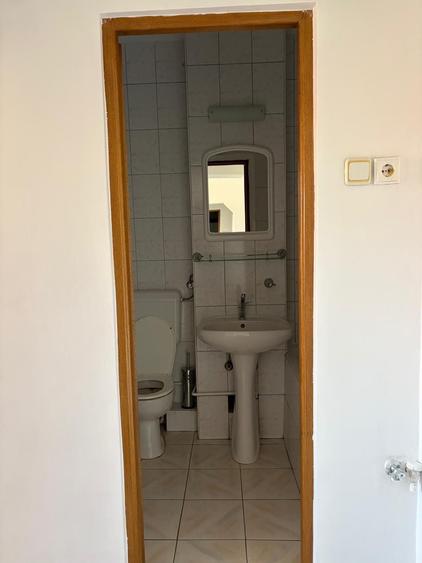 Apartament cu 4 camere decomandat în Exterior Vest