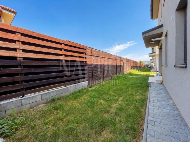 Casă individuală cu 4 camere cu Canalizare în Florești