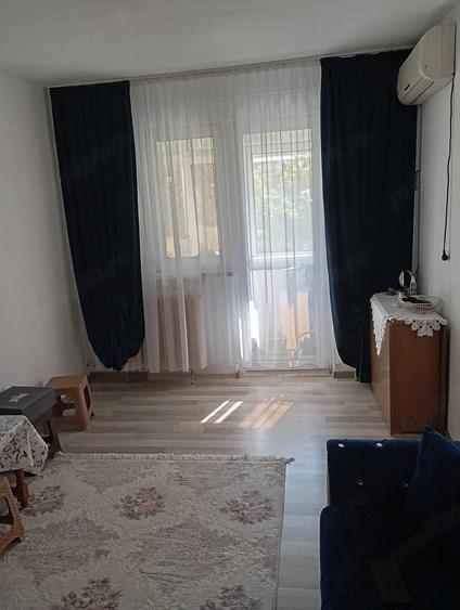 Apartament cu 2 camere semidecomandat în Casa de Cultură