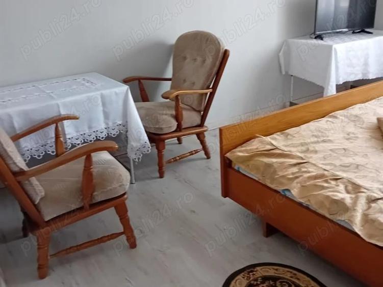 Casă individuală cu 5 camere cu Canalizare în Ișalnița