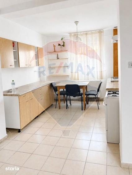 Apartament cu 2 camere decomandat, mobilat în Cetate