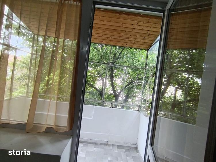 Apartament cu 2 camere decomandat în Podu Roș