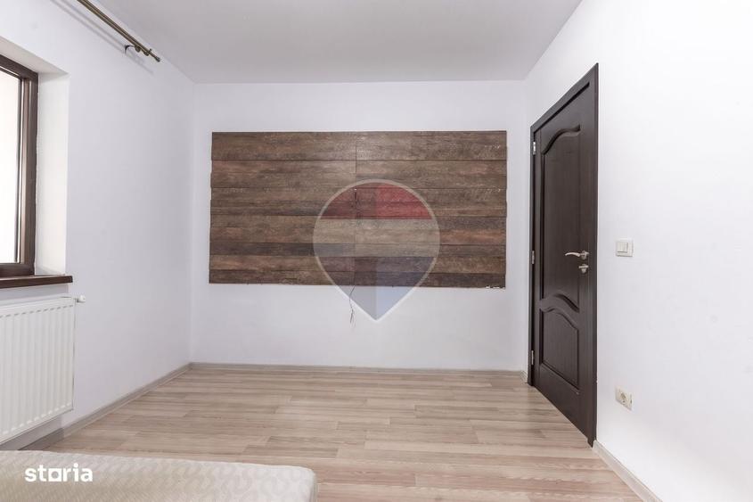 Apartament cu 3 camere semidecomandat în Valea Lupului