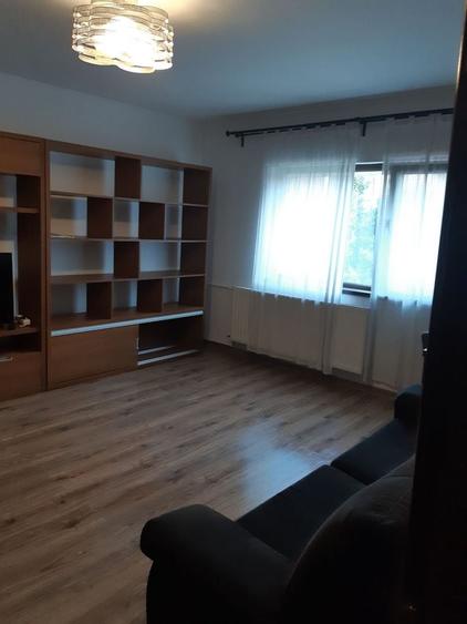 Apartament cu 2 camere decomandat, mobilat în Eroii Revoluției
