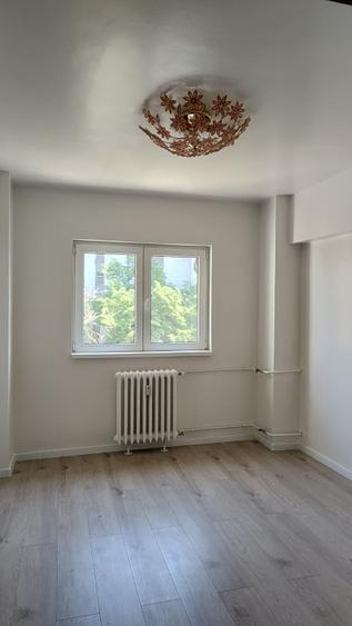 Apartament cu 4 camere semidecomandat în Ștefan cel Mare