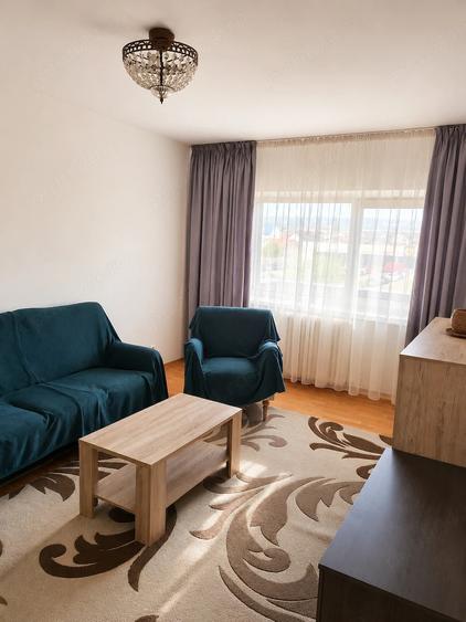 Apartament cu 3 camere decomandat în Exterior Vest