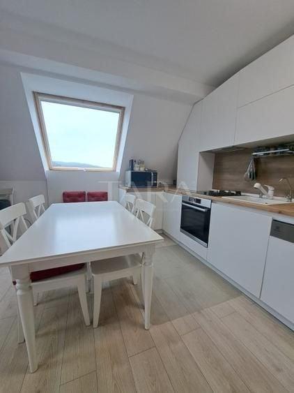 Apartament cu 3 camere semidecomandat, mobilat în Vest