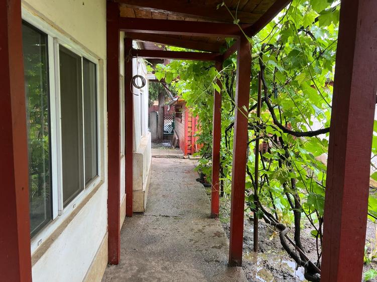 Casă individuală cu 4 camere cu Garaj în Pantelimon