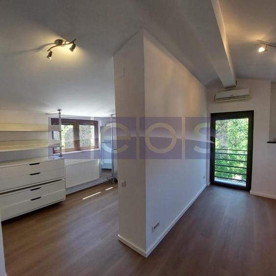 Apartament cu 5 camere decomandat în Kiseleff