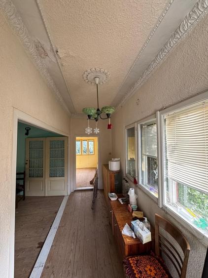 Casă cu 4 camere cu Teren 2224 Mp în Central