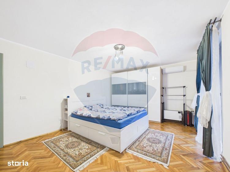Casă cu 7 camere cu Teren 605 Mp în Snagov