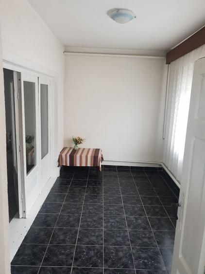 Casă cu 5 camere cu Canalizare în Palazu Mare