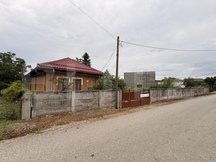Casă individuală cu 4 camere cu Canalizare în Preajba