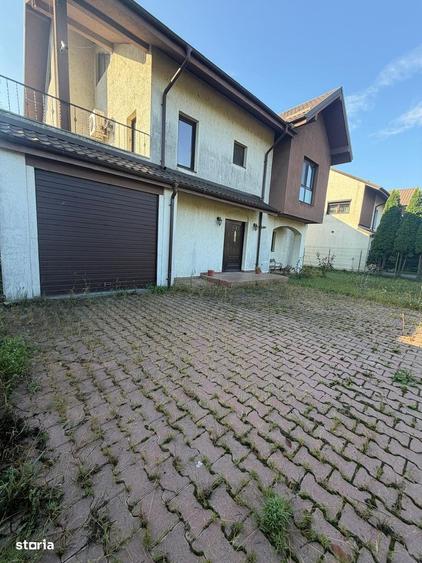 Casă cu 4 camere cu Teren 600 Mp în Calea Moldovei
