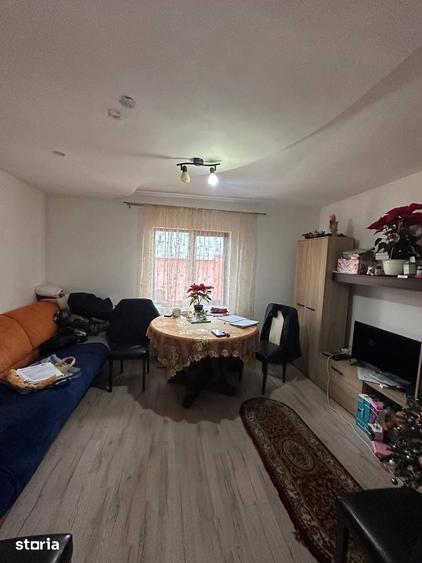 Casă cu 6 camere cu Teren 300 Mp în Central