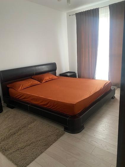 Apartament cu 3 camere semidecomandat, mobilat în Mihai Bravu