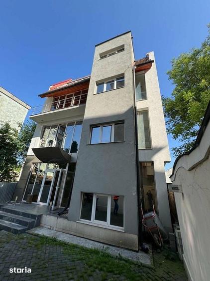 Spațiu comercial, de 310 mp, în Central