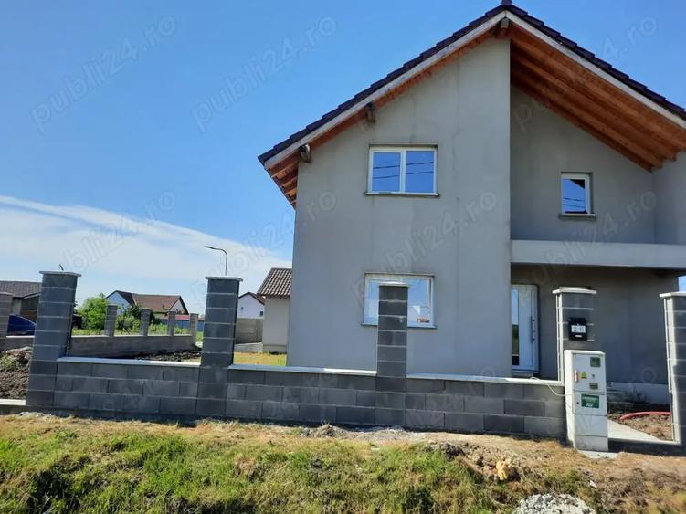 Casă cu 3 camere cu Teren 550 Mp în Beregsău Mare