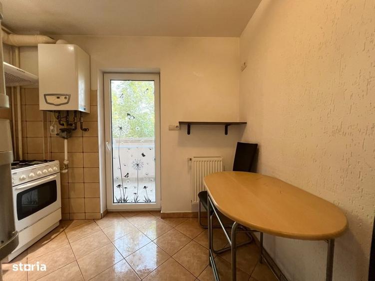 Apartament cu 3 camere decomandat în Ghiroda