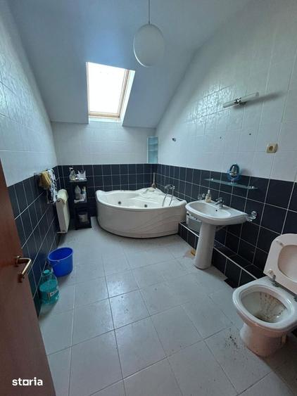 Apartament cu 4 camere, mobilat în Andrei Mureșanu
